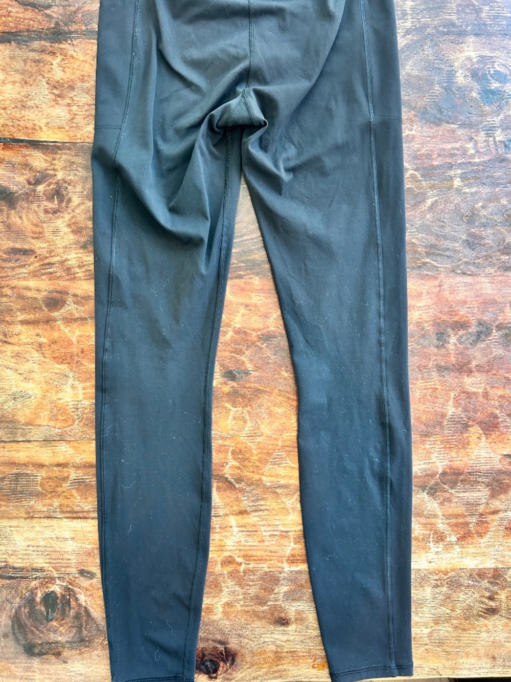 Black Vuori Athletic Leggings - Picture 5 of 9